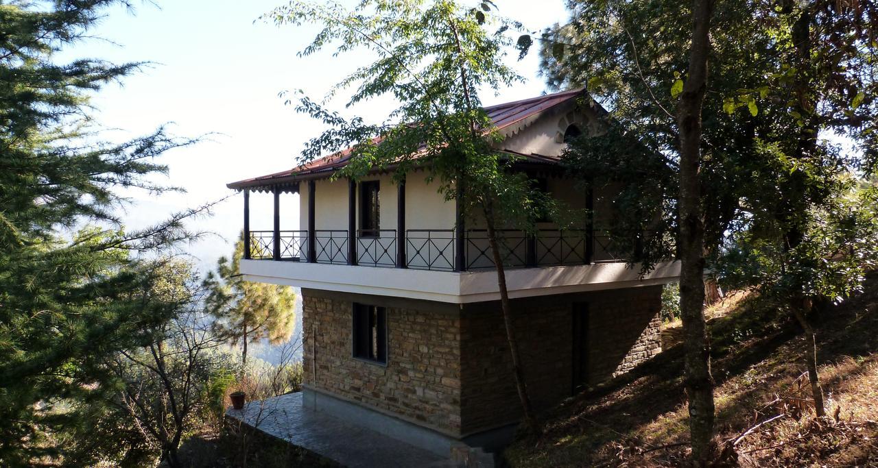 Ayurvaid Kalmatia 호텔 알모라 외부 사진